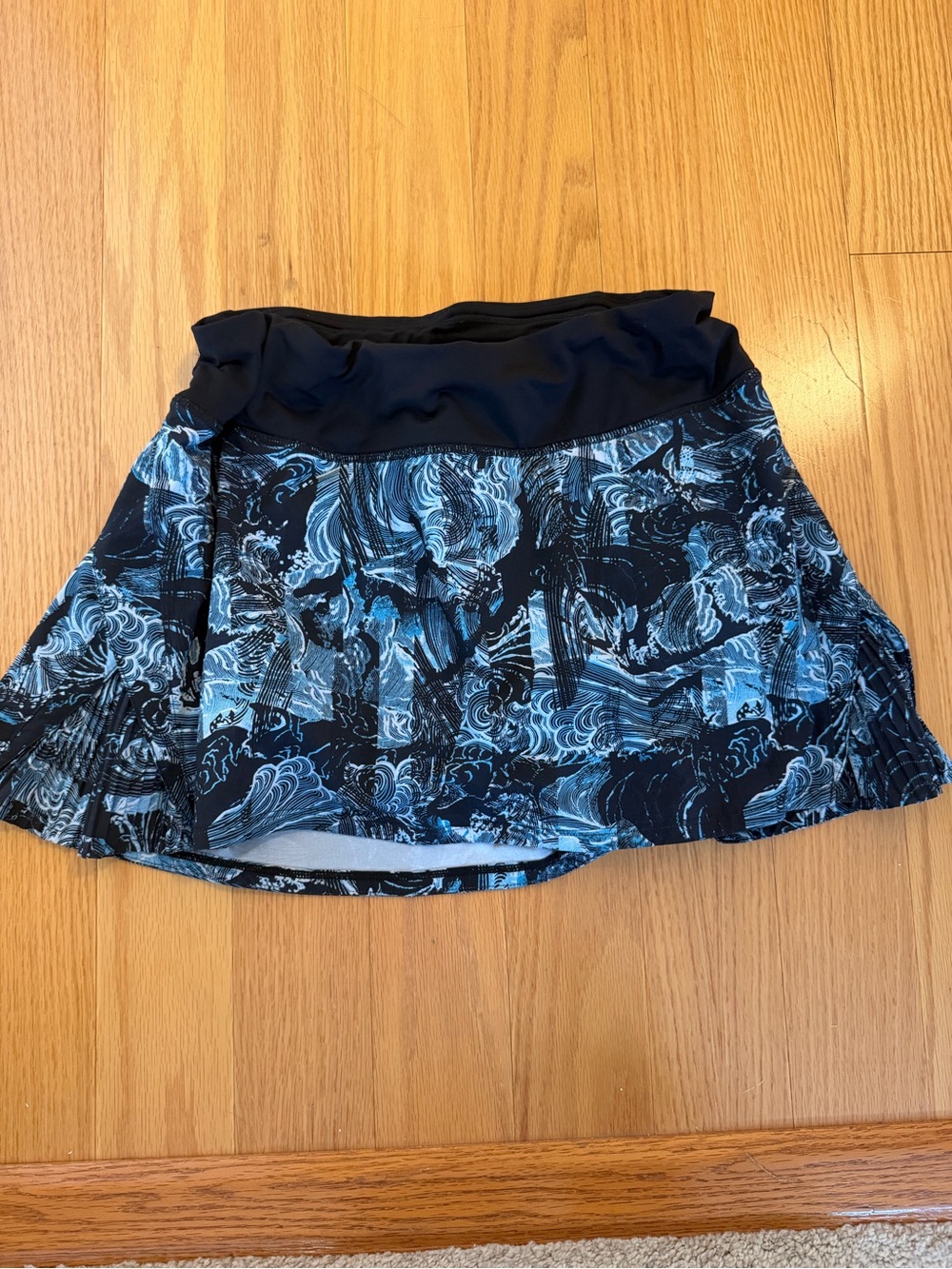 lululemon athletica Black and Blue Wave-Print Skirt